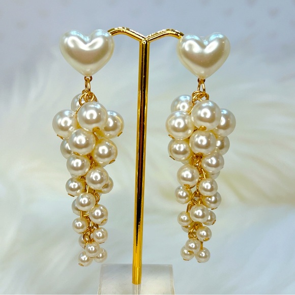 eve st claire Jewelry - Elegant Pearl Heart Drop Earrings